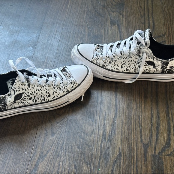 Converse Classic Black and White animal print women’s shoe size 8 - Picture 5 of 5